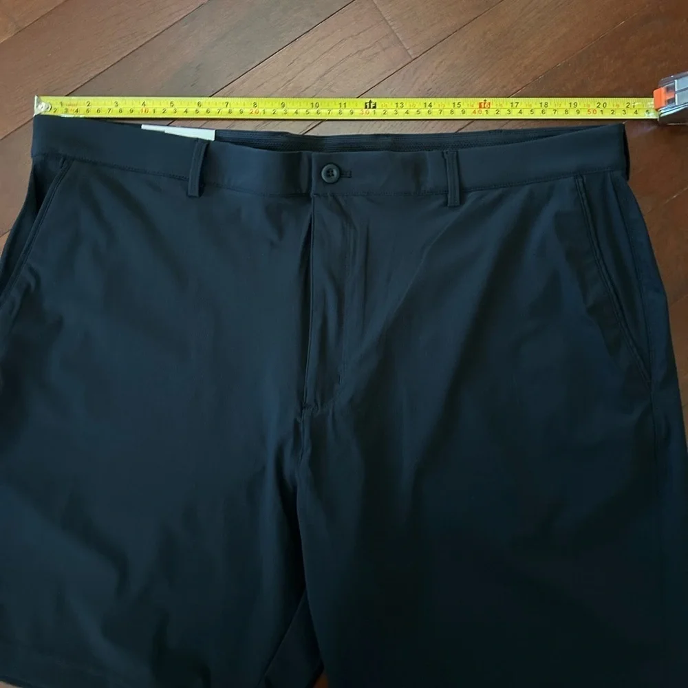 NWT Greg Norman Stretch Golf Shorts 40 Black Lightweight Easy Care 8.5